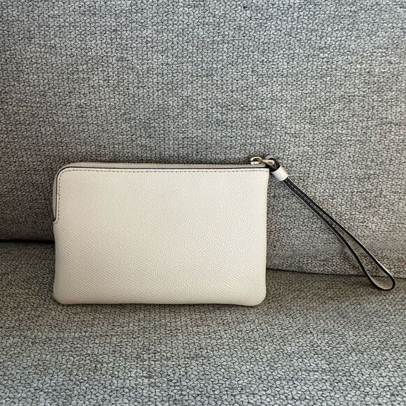 Coach Corner Zip Wristlet in Pearl Patent Leather - Picture 6 of 6